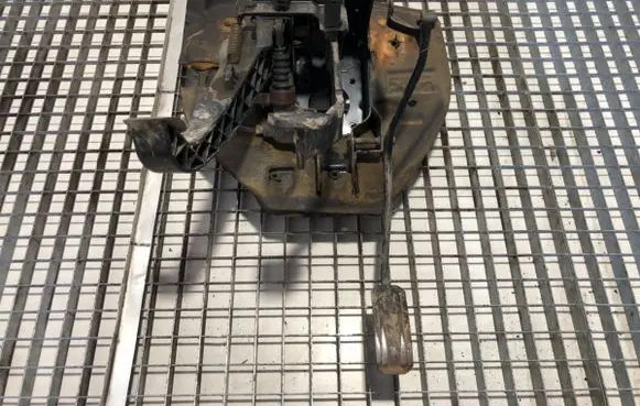 Volkswagen Transporter - Caravelle T4 Pedal assembly 