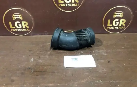 Opel Astra H Air intake hose/pipe 55353501