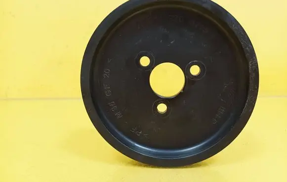 Mercedes-Benz C W203 Power steering pump pulley A6112300115