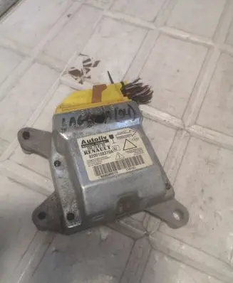 Renault Laguna II Airbag control unit/module 8200108370A 550758700