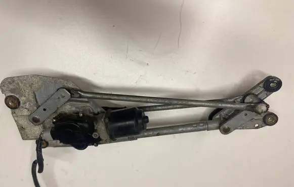 Nissan X-Trail T30 Front wiper linkage 3902