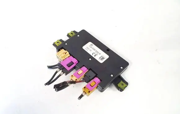 Volkswagen Touareg I Antenna control unit 7l6035530b