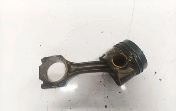 Ford Galaxy Piston with connecting rod