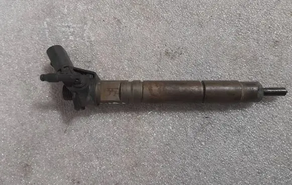 Mercedes-Benz ML W164 Fuel injector A6290700087 6290700087