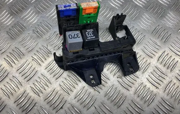 Audi A4 S4 B6 8E 8H Fuse box set 8E1937503 PA66GF15