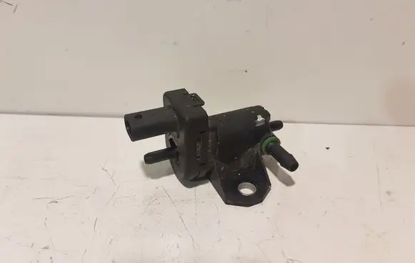 Peugeot 3008 II Vacuum valve 9812031180