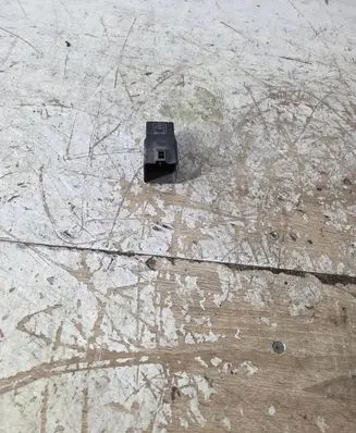Volkswagen PASSAT B6 Other relay 3B0951253 V23136J1006X056