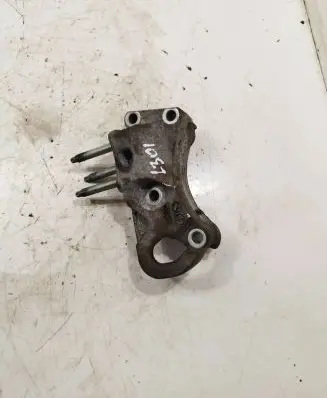 Ford Fiesta Engine mounting bracket 7v2q6030bb