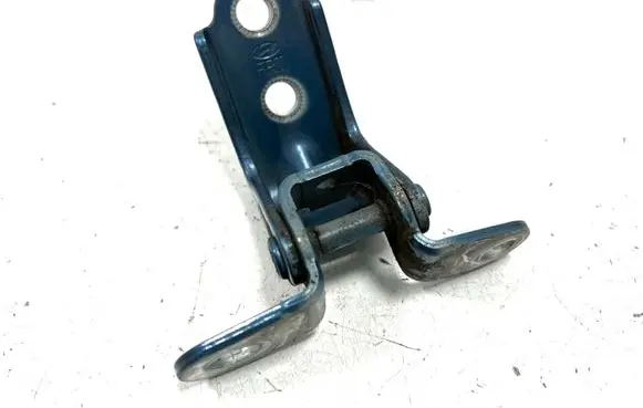 Hyundai i40 Rear door lower hinge