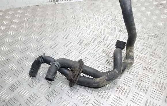 Volkswagen PASSAT B5 Engine coolant pipe/hose 8D0819371B