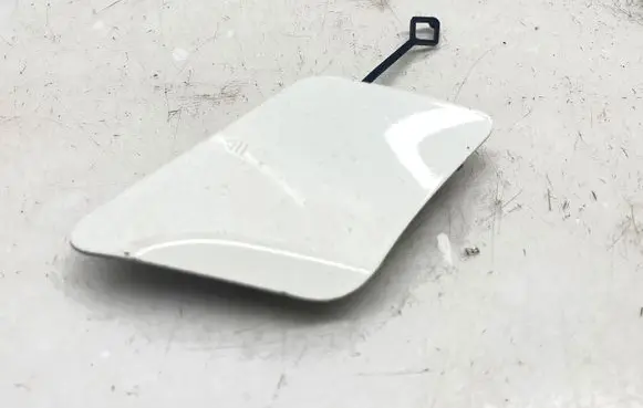 Mercedes-Benz C W204 Front tow hook cap/cover A2048850526