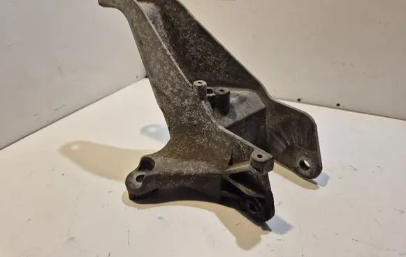 Mini One - Cooper R50 - 53 Engine mounting bracket 2211675622106 M13203GB