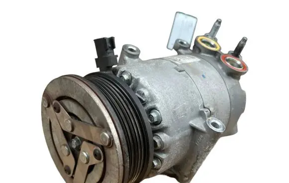 Volvo V40 Air conditioning (A/C) compressor (pump) 31369800