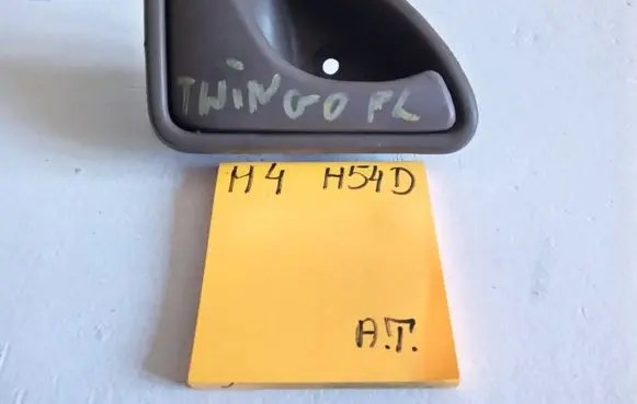 Renault Twingo I Front door interior handle 1212123