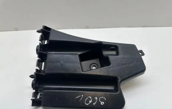 Front bumper mounting bracket