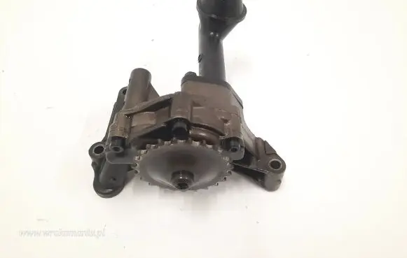Volkswagen PASSAT B6 Oil pump 038115121C