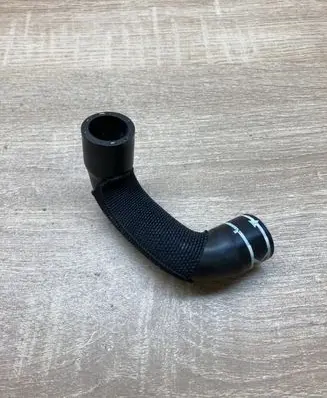 Engine coolant pipe/hose
