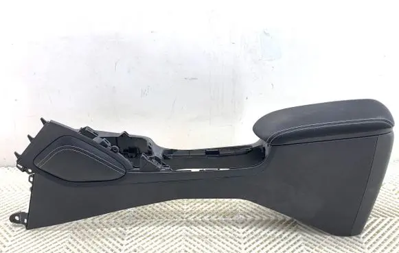 Honda Civic IX Center console