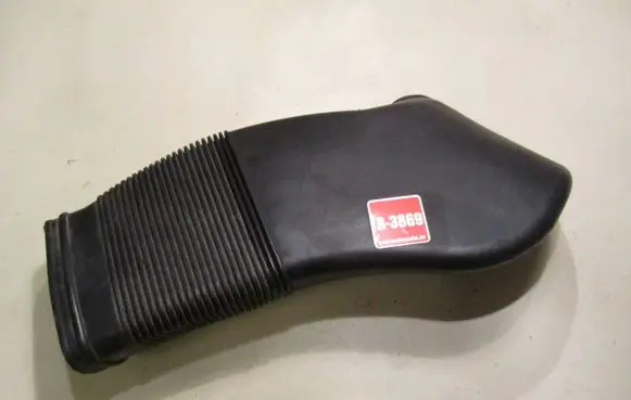 Audi A6 S6 C5 4B Air intake hose/pipe 8D0129617E