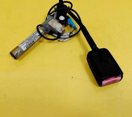 Renault Laguna I Front seatbelt buckle 