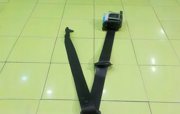 Mercedes-Benz A W176 Front seatbelt 3063559 BEZPIECZENSTWA