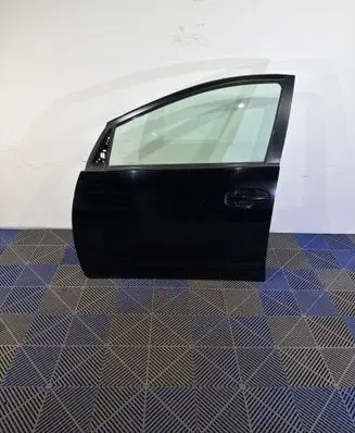 Toyota Prius (XW20) Front door 