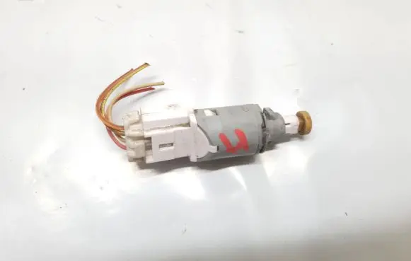 Renault Scenic II - Grand scenic II Brake pedal sensor switch