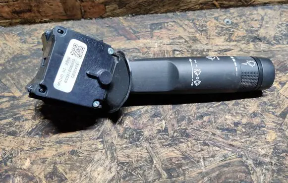 Chevrolet Cruze Wiper control stalk 13243595