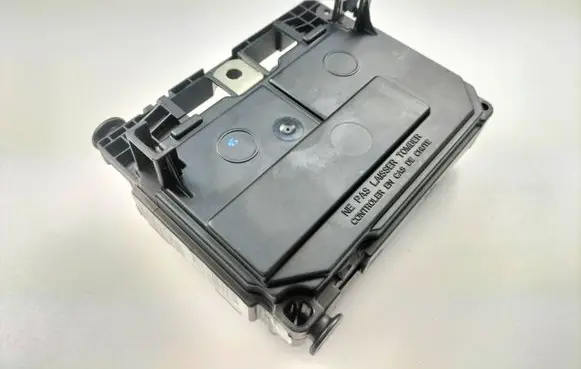 Citroen C4 I Fuse module 9657718780