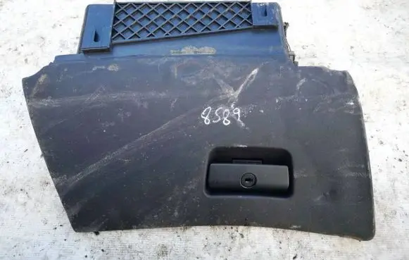 BMW 5 E39 Glove box
