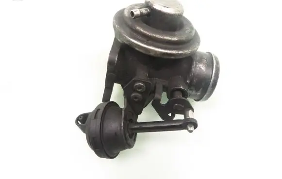 Volkswagen Polo IV 9N3 EGR valve 038131501E 038120637