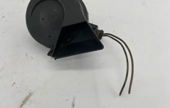 Audi A4 S4 B7 8E 8H Horn signal 8E0951221C 8E0951221D 4D0971992