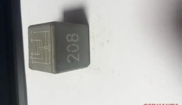 Audi A6 S6 C5 4B Other relay 8A0951253B