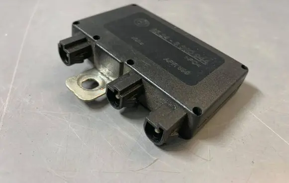 BMW 3 E46 Antenna control unit 8380944