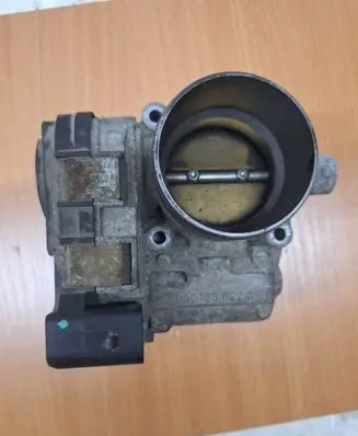 Volkswagen Jetta V Throttle valve 03C133062A