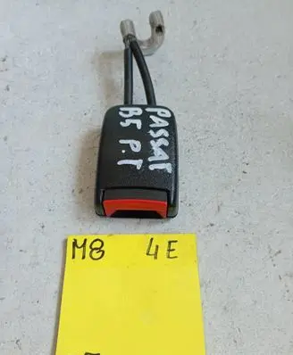 Volkswagen PASSAT B5 Rear seatbelt buckle 3B0857740