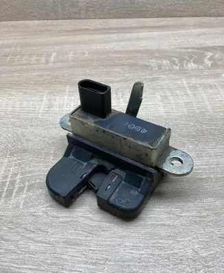 Volkswagen Touran I Tailgate/trunk/boot lock/catch/latch 1T0827505D