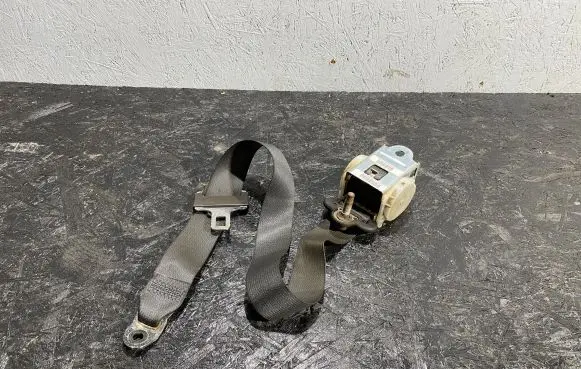 Dodge Challenger Rear seatbelt 9273504817
