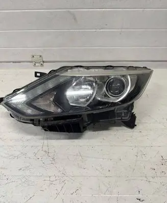 Nissan Qashqai Headlight/headlamp