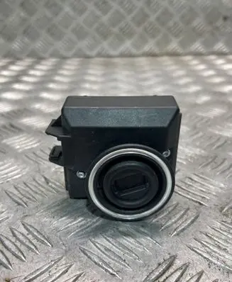 Mercedes-Benz C W204 Ignition lock A2075450108