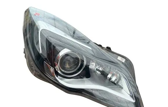 Opel Insignia A Headlight/headlamp 13426666 644708877 1ZT01116604