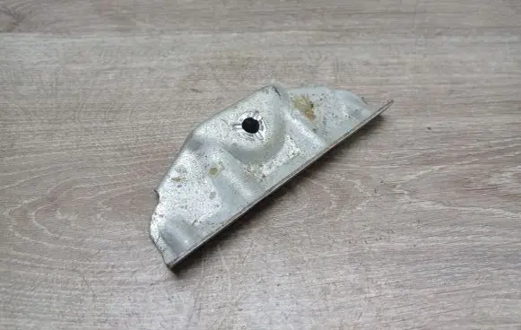 Battery bracket