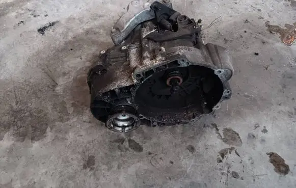 Volkswagen Touran II Manual 6 speed gearbox NGB