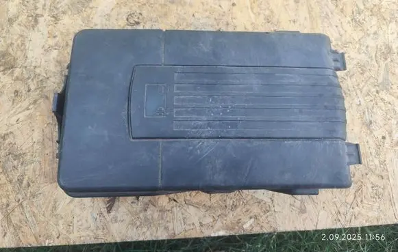 Volkswagen Golf V Battery box tray cover/lid 1K0915443A