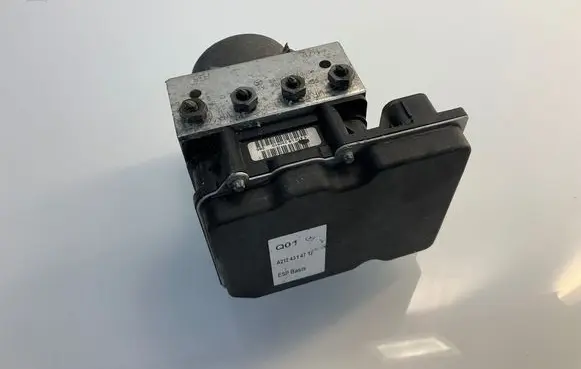 Mercedes-Benz E C207 W207 ABS Pump A2124314712 2124314712