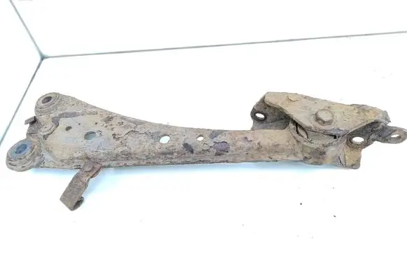 Rear control arm