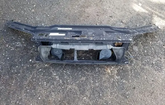 Volvo V70 Top upper radiator support slam panel 9454292 9454401 9430301