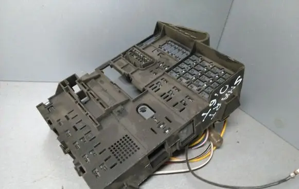 Smart ForTwo I Fuse module 0001683V001