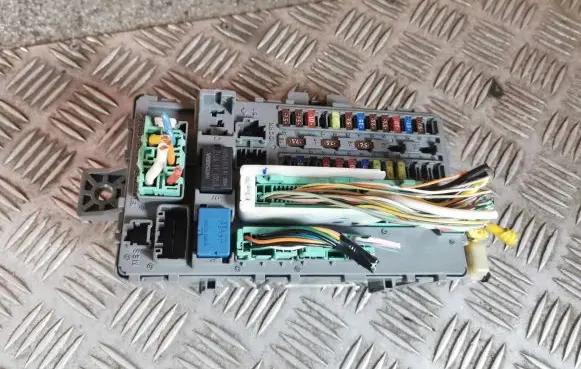 Honda Accord Fuse box set TL0E211