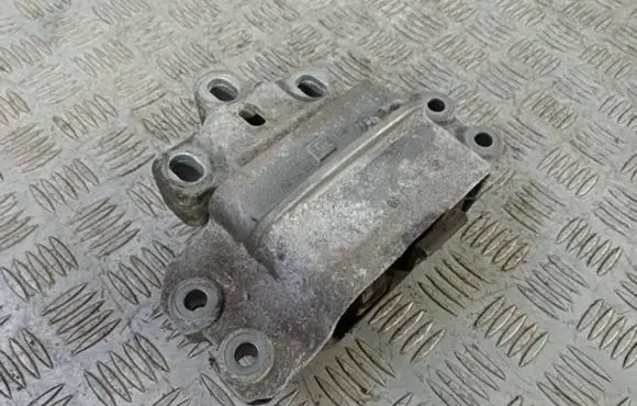 Skoda Yeti (5L) Engine mount bracket 1K0199555Q